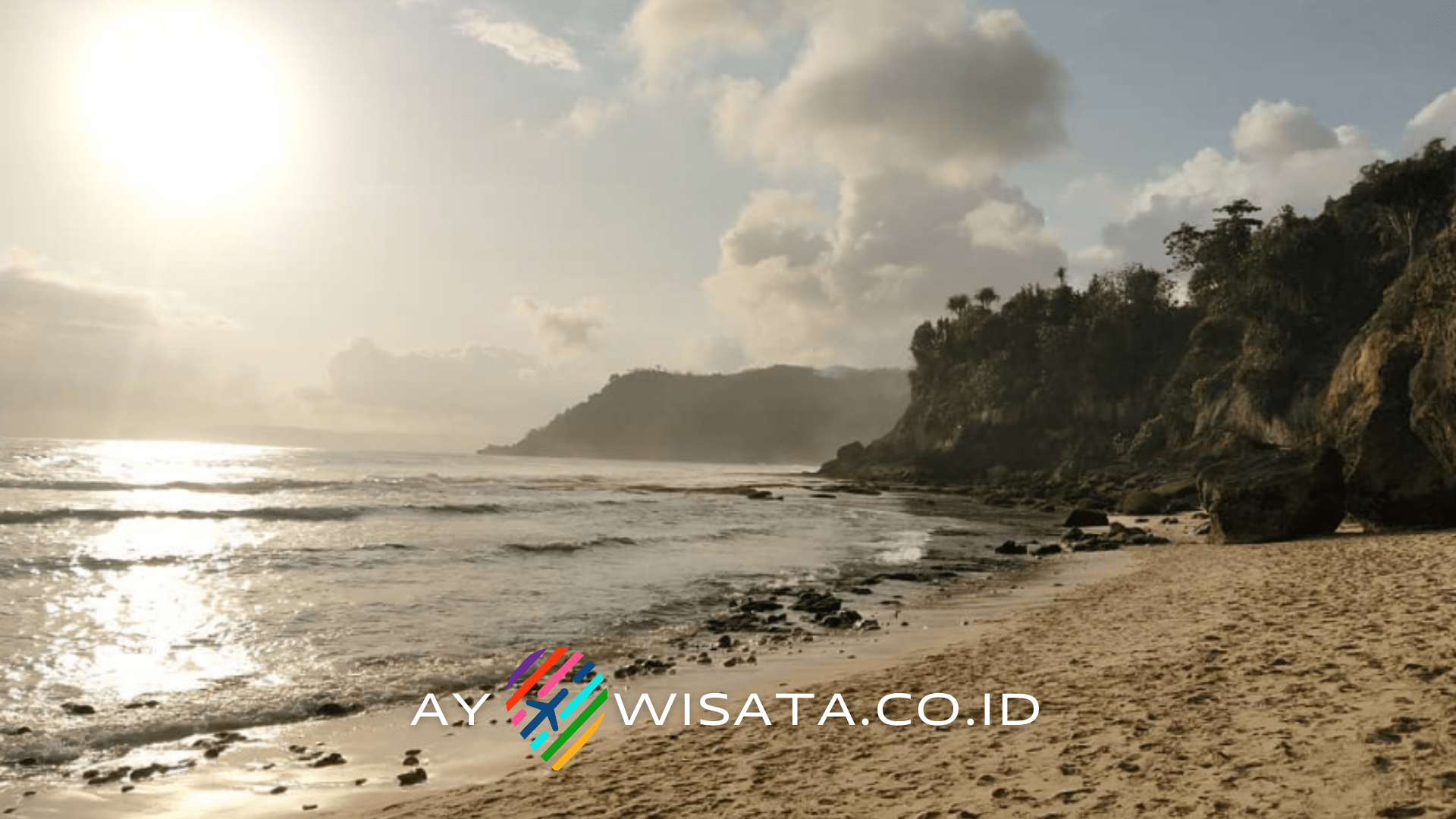 Pantai Pacar di Tulungagung: Destinasi Romantis yang Wajib Dikunjungi