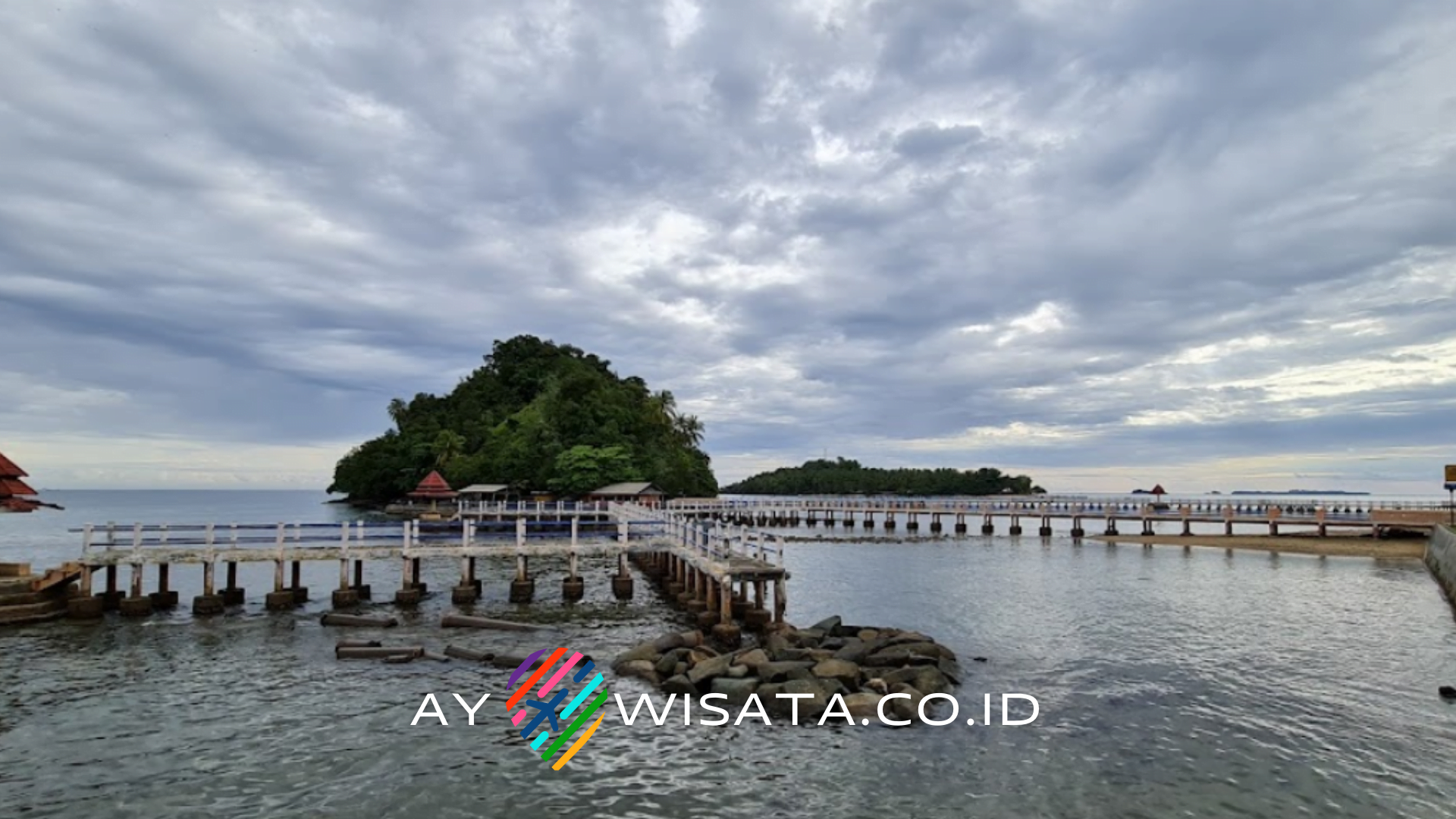 Pantai Carocok di Sumatera Barat: 11 Kegiatan Seru di yang Membuat Semua Orang Terpukau
