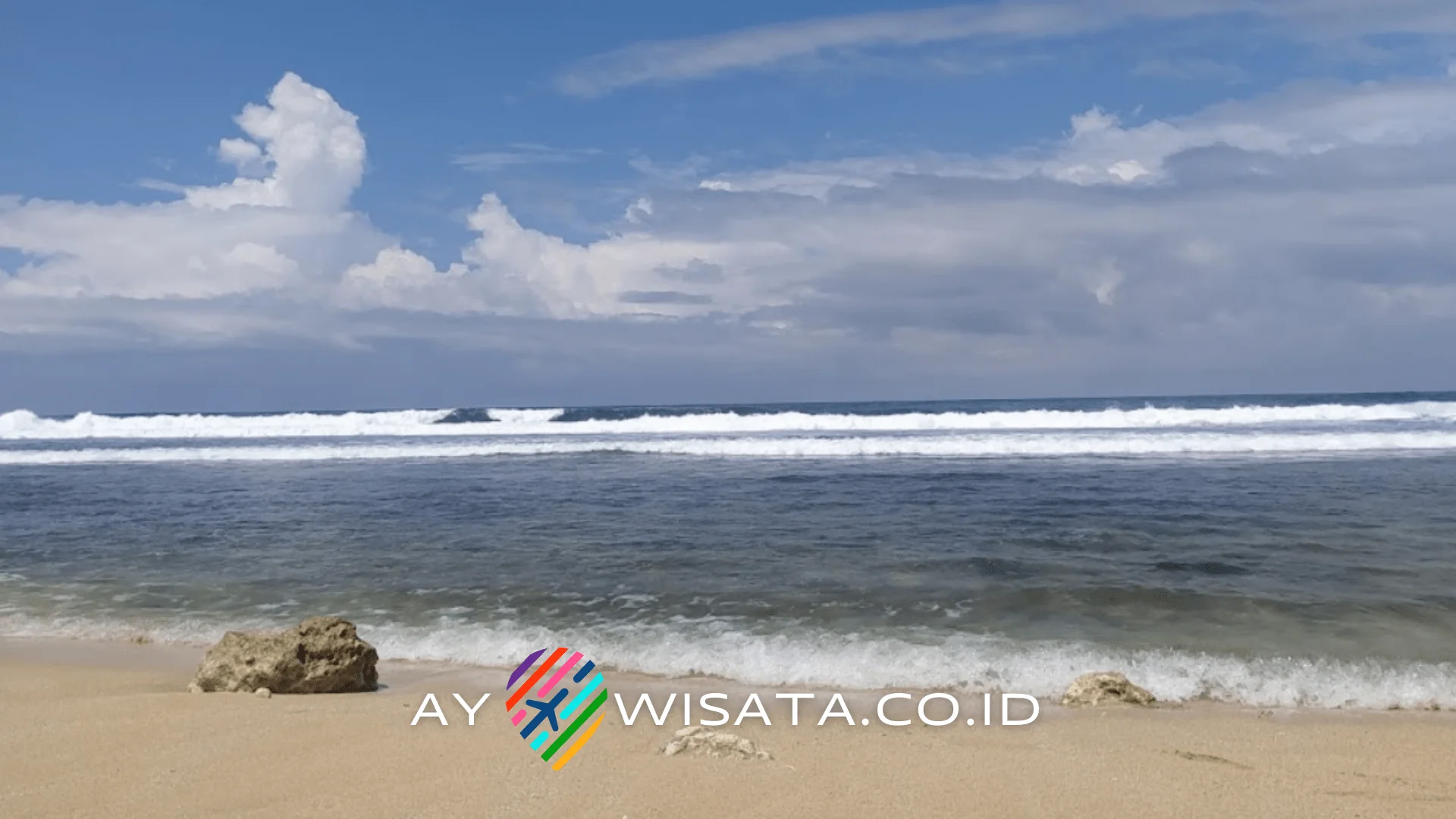 Mengintip Pesona Pantai Ngrumput di Gunung Kidul yang Menawan
