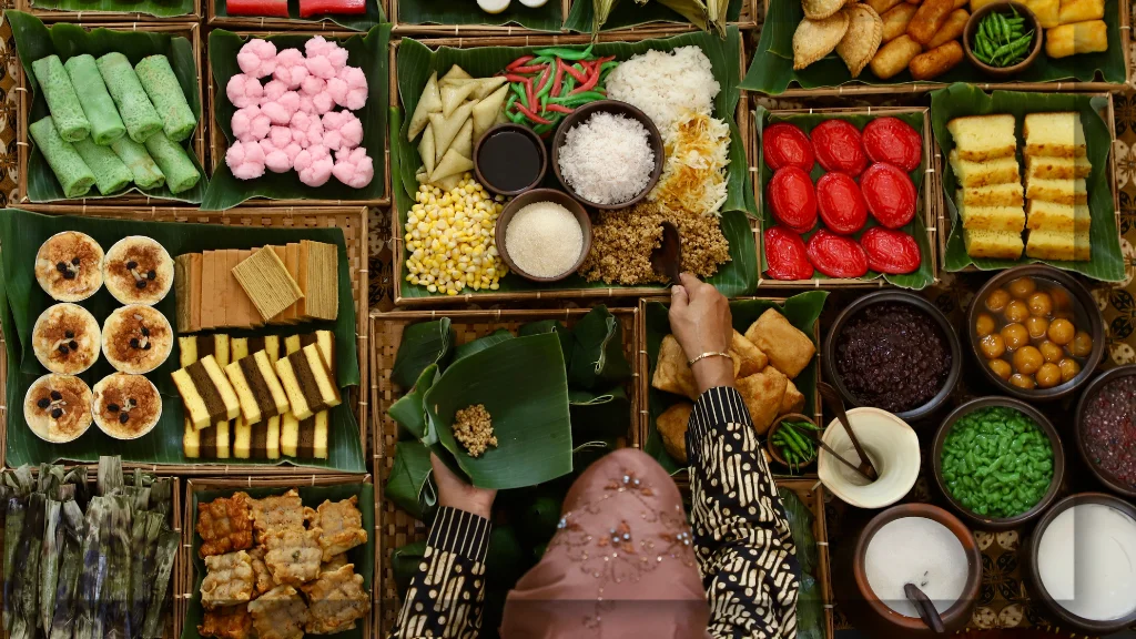 Mencoba Makanan Khas Bali di Sekitar Pantai Sindhu