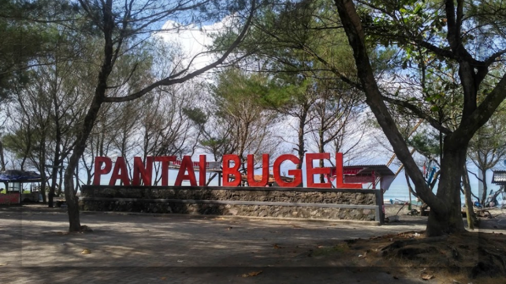 Pantai Bugel di Yogyakarta: Keindahan Tersembunyi Pantai Berpasir Besi