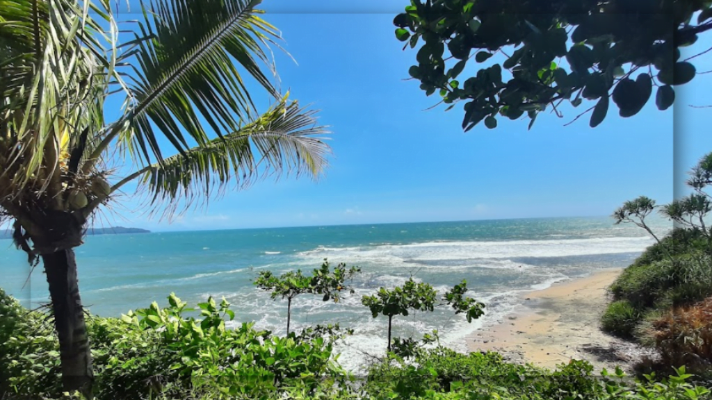 Pantai Karapyak di Ciamis: Pantai Tersembunyi yang Jarang Dikunjungi Sangat Cocok Untuk Dijadikan Tempat Penghilang Stress