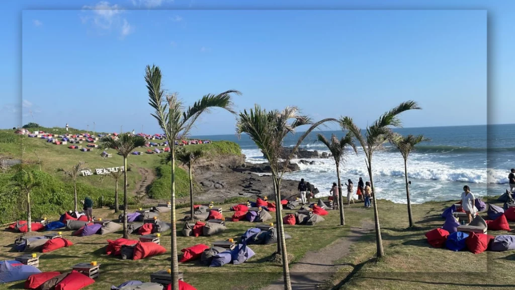 Pesona yang Dimiliki Pantai Cinta