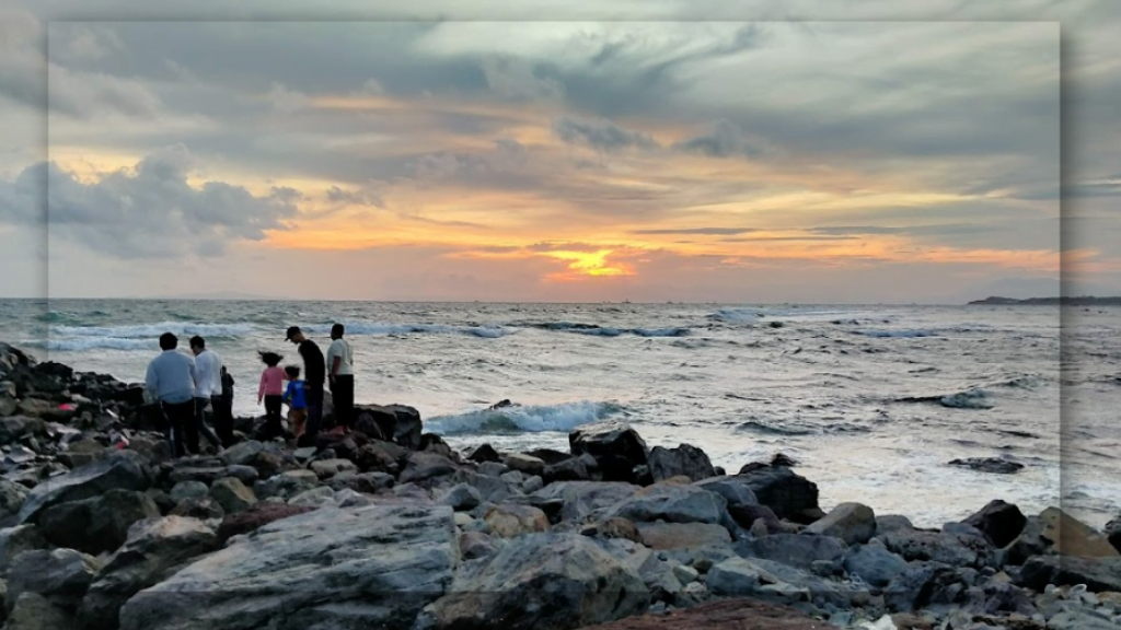 Spot Menarik Yang Ditawarkan Destinasi Wisata Pantai Kedu