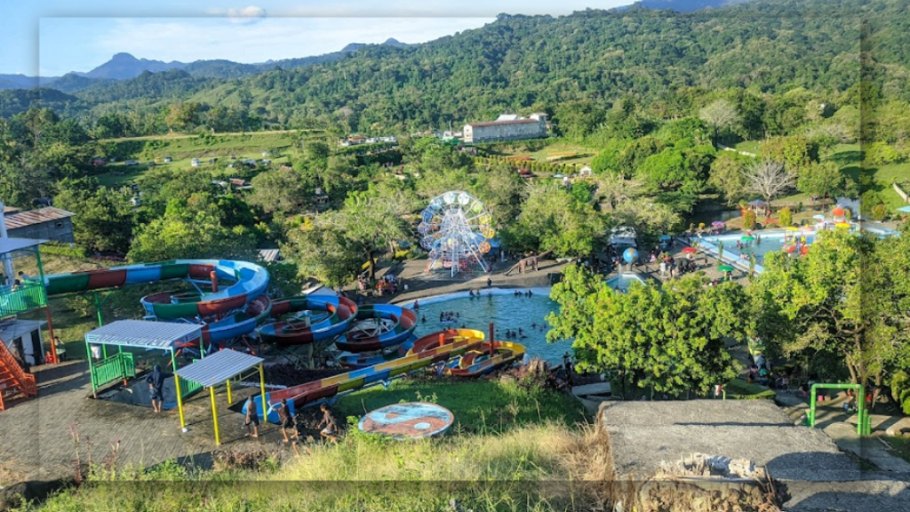 Diana Waterpark di Sulawesi Selatan: Wahananya yang Lengkap dengan Konsep Perbukitan