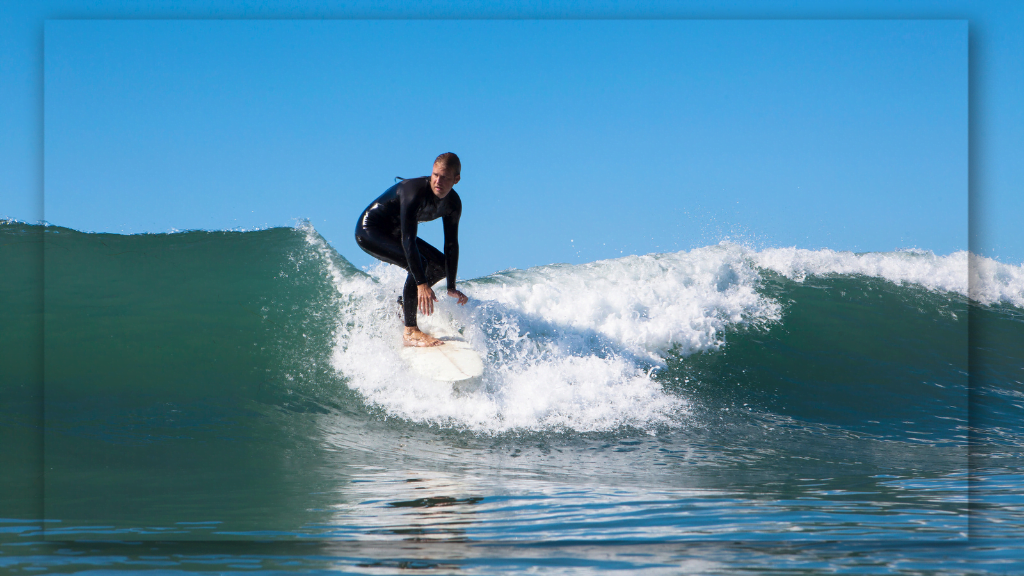Mencoba Surfing di Pantai Legian