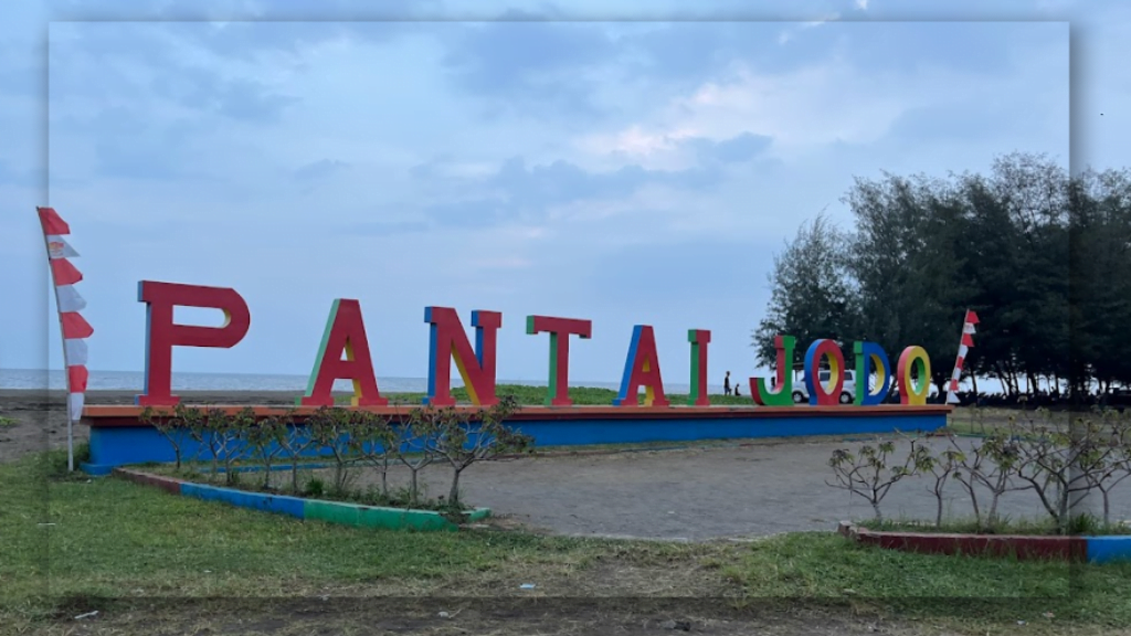 11 Daya Tarik Pantai Jodo di Kabupaten Batang: Destinasi Wisata yang Menyuguhkan Banyak Keindahan