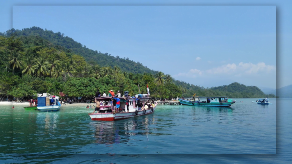 Pulau Kelagian di Lepas Pantai Klara Lampung