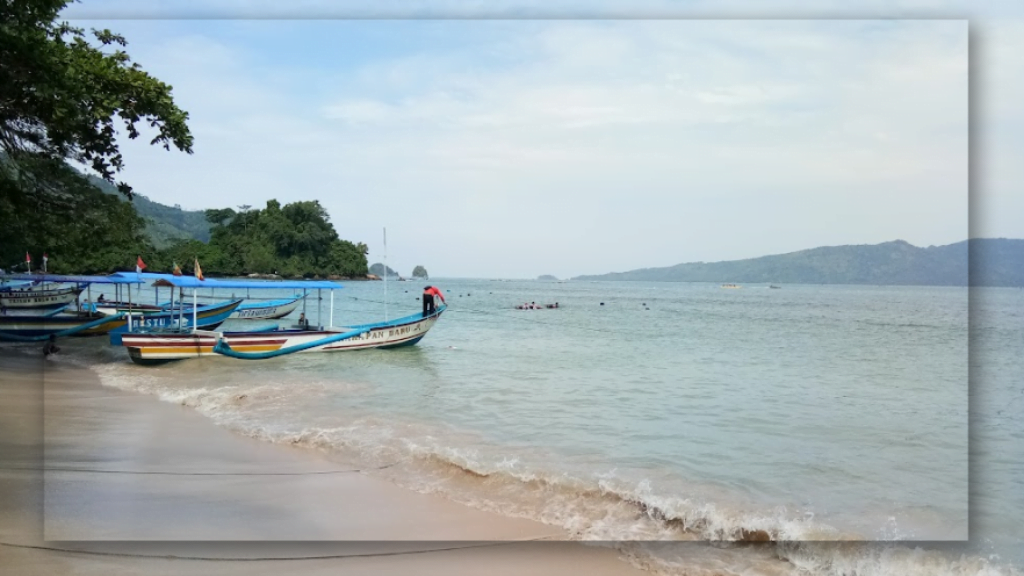 Sewa Perahu di Pantai Karanggongso