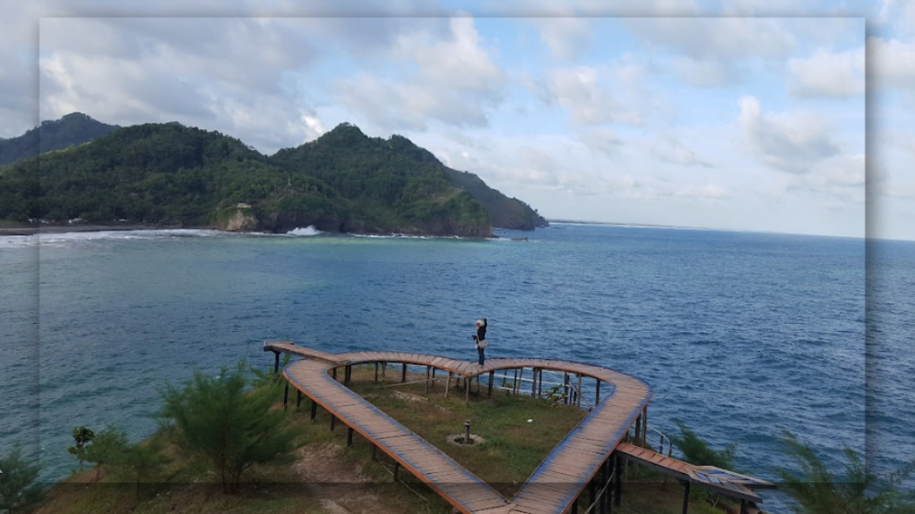 Aktivitas Seru di Pantai Lampon Kebumen