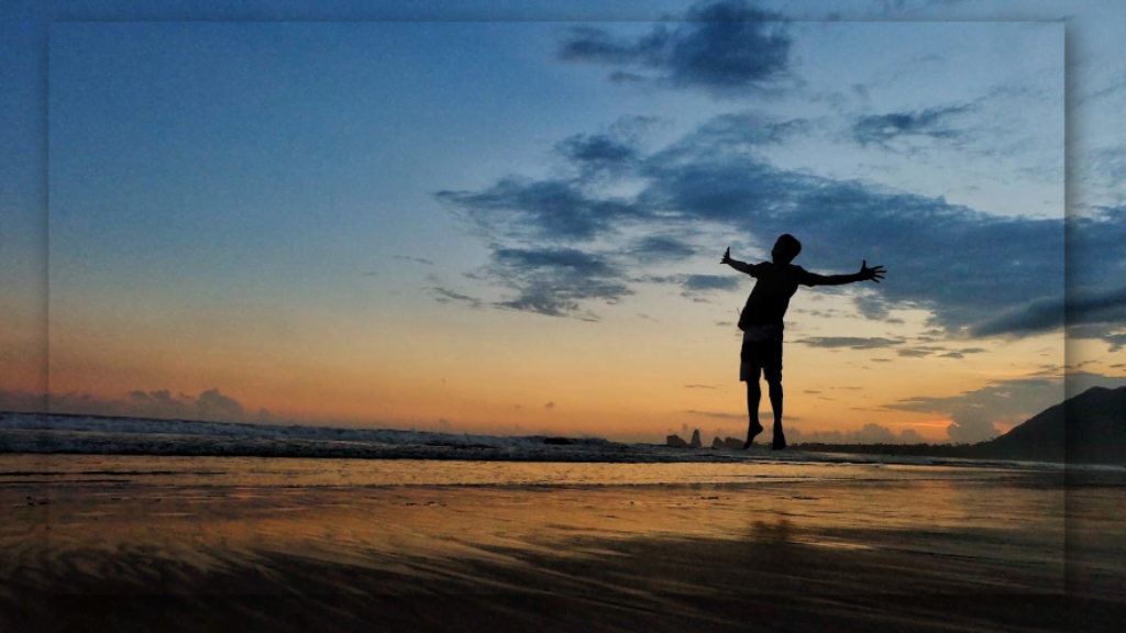 Aktivitas Seru yang Bisa Dilakukan di Pantai Watu Ulo