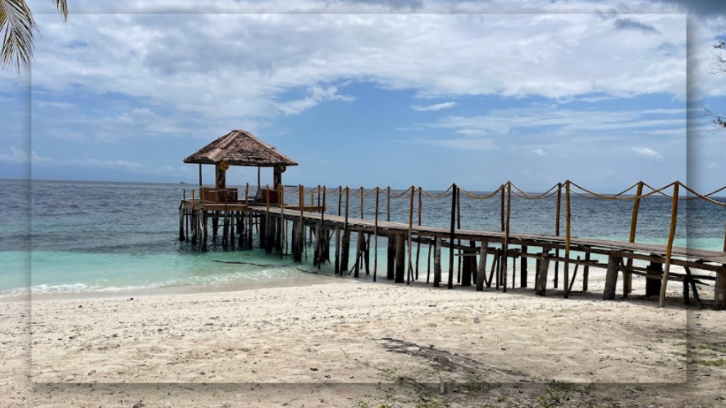 Keindahan yang Dimiliki Pantai Poganda