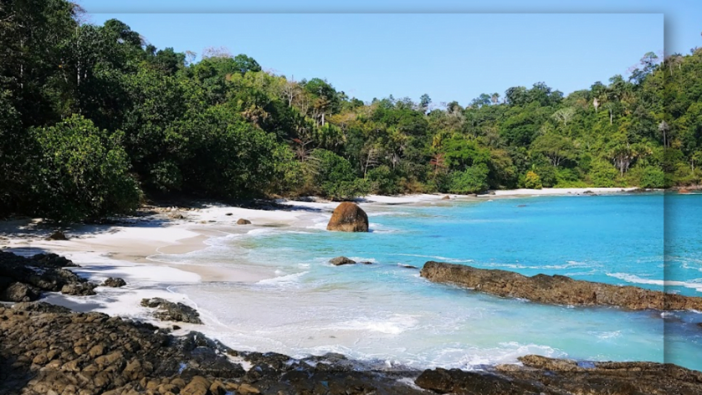 Keindahan yang Dimiliki Pantai Wedi Ireng di Banyuwangi