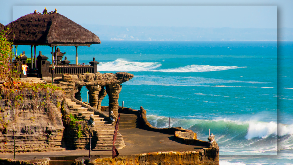 Legenda dan Sejarah Tanah Lot di Bali