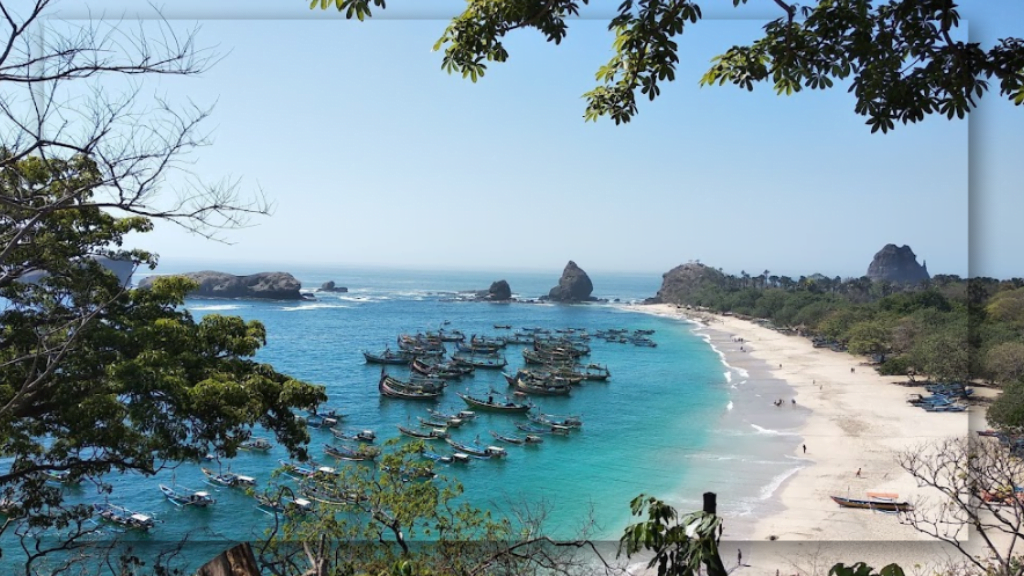 Liburan Seru di Pantai Watu Ulo di Jember: Keindahan Alam yang Tak Terlupakan