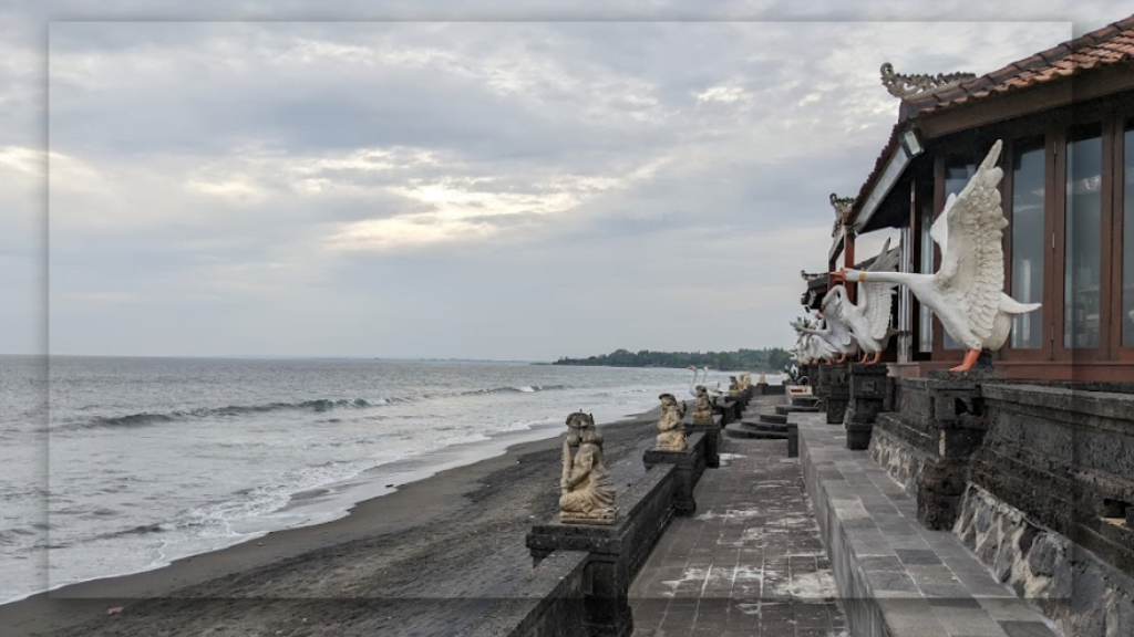 Mengenal Sejarah Pantai Keramas di Bali