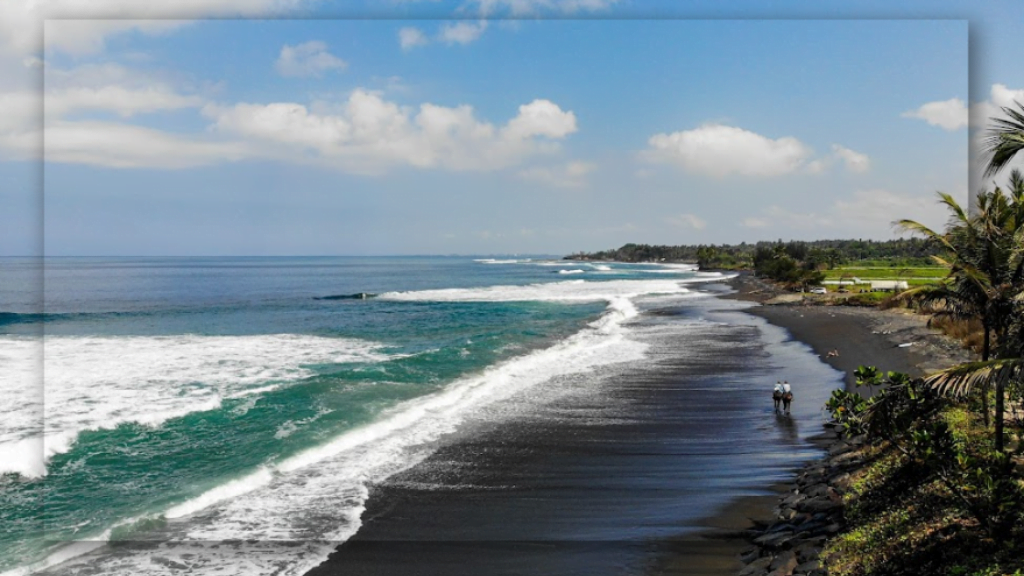 Pantai Keramas di Bali: Spot Terbaik untuk Menyaksikan Matahari Terbit dengan Pemandangan Spektakuler