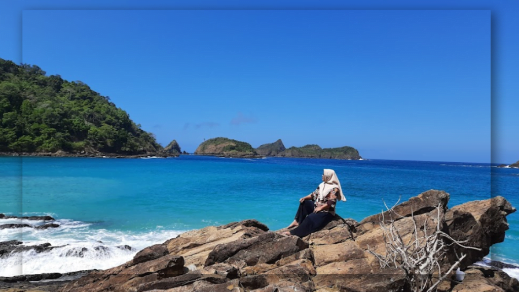 Spot Foto yang Ada di Pantai Wedi Ireng di Banyuwangi