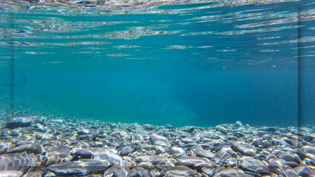 Air Laut yang Jernih