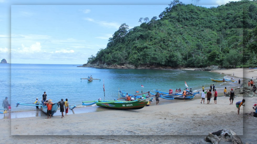 Aktivitas Seru yang Bisa Dilakukan di Pantai Banyu Anjlok