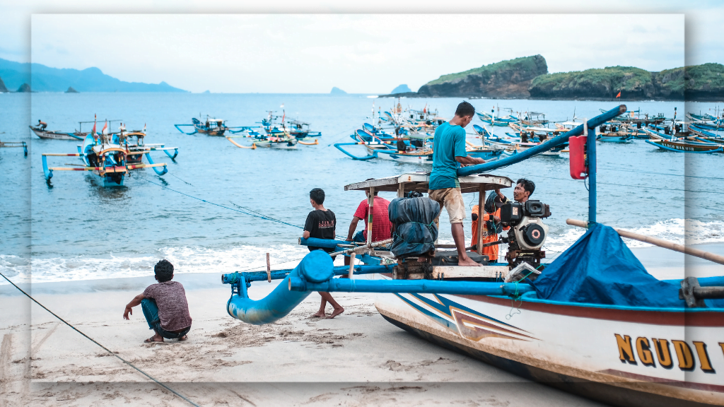 Berkeliling dengan Perahu atau Kayak