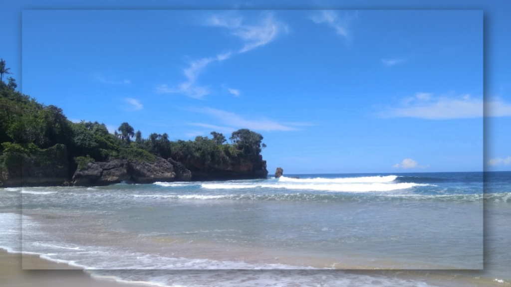 Berkemah di Pinggir Pantai