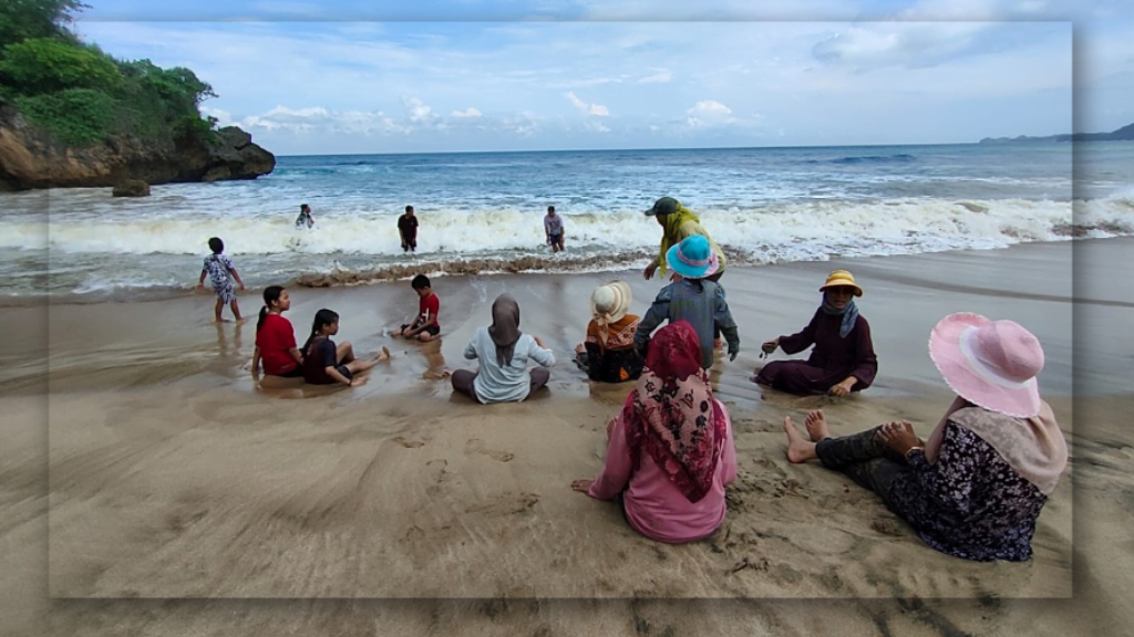 Bermain Pasir dan Membangun Kastil