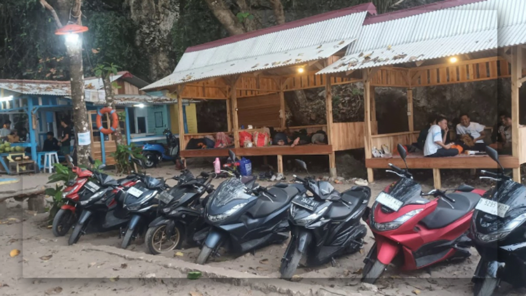 Fasilitas yang Ada di Pantai Goa Langir