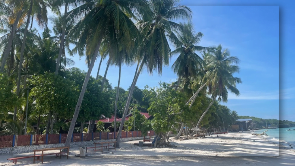 Fasilitas yang Tersedia di Pantai Panrang Luhu