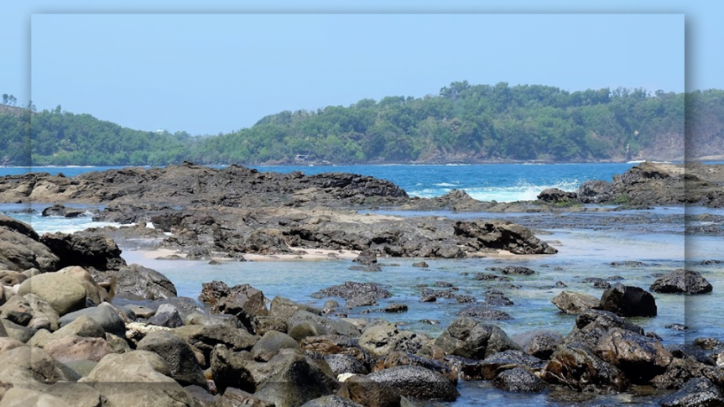 Fasilitas yang Tersedia di Pantai Watu Lembung Yogyakarta