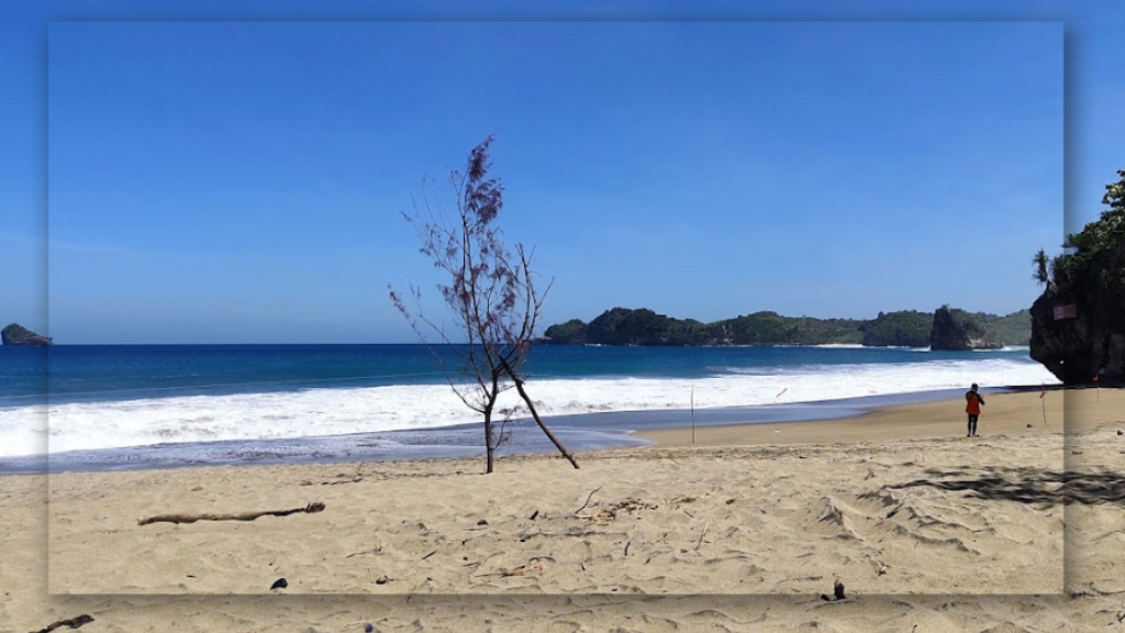 Mengenal Sejarah Pantai Bajulmati di Malang