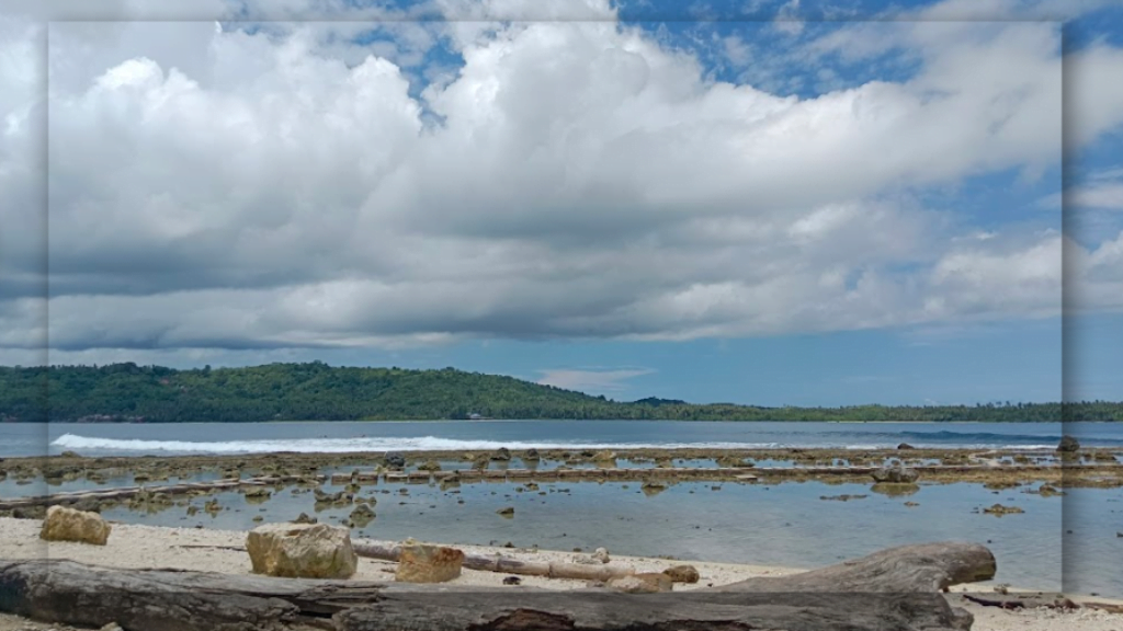 Mengenal Sejarah Pantai Sorake di Nias Selatan