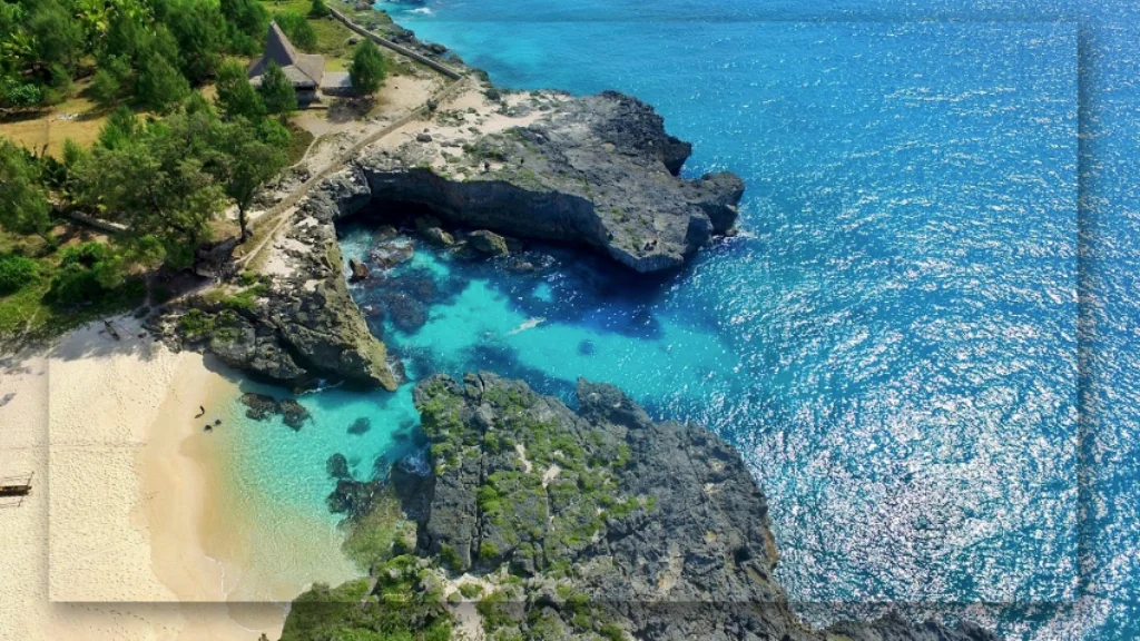 Pantai Mandorak: Tempat Liburan Eksklusif di Nusa Tenggara Timur yang Hanya Dikenal Oleh Segelintir Orang