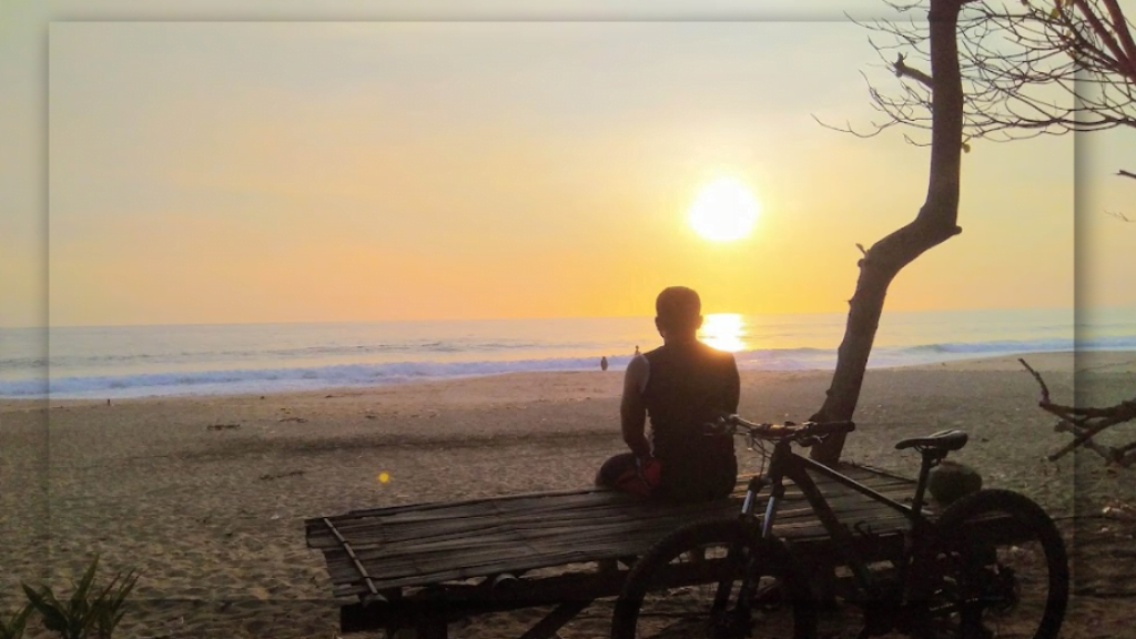 Pemandangan Matahari Terbenam yang Memukau