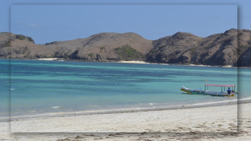 Sekilas Tentang Pantai Mawun di Lombok Tengah