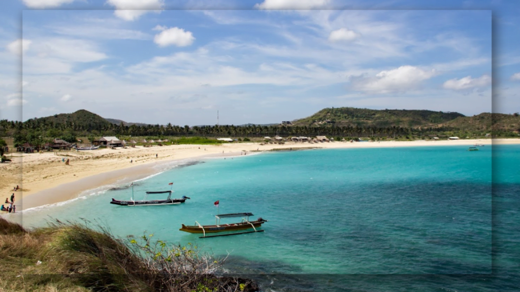 Temukan Pesona Pantai Tanjung Aan di Lombok Tengah yang Tak Tergantikan!