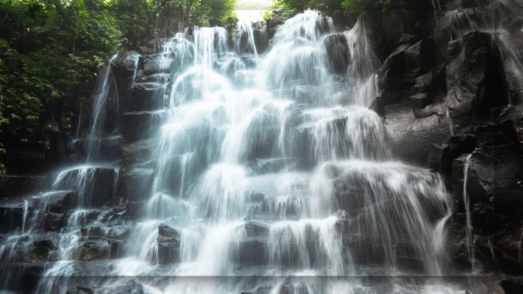 Air Terjun Kanto Lampo di Bali: Keindahan yang Akan Membuatmu Takjub!