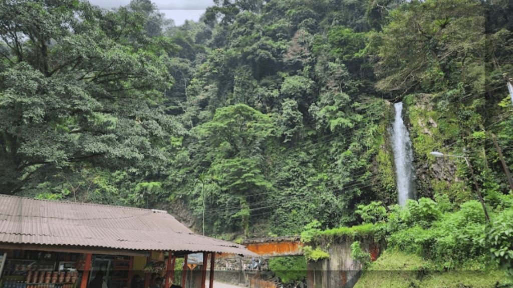 Aktivitas yang Bisa Dilakukan di Air Terjun Lembah Anai