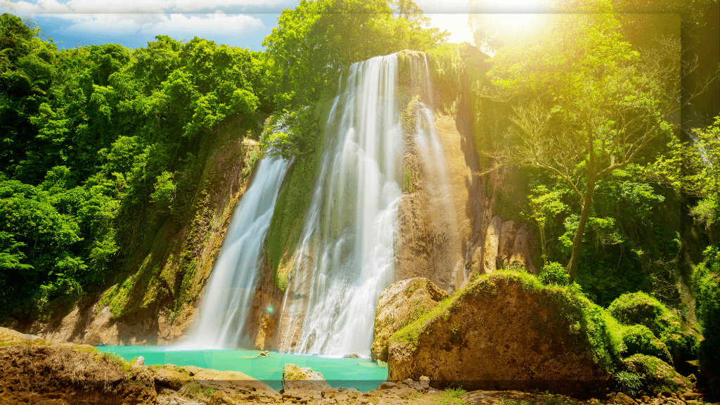 Keindahan Curug Cikaso di Sukabumi yang Bikin Tak Percaya Mata!