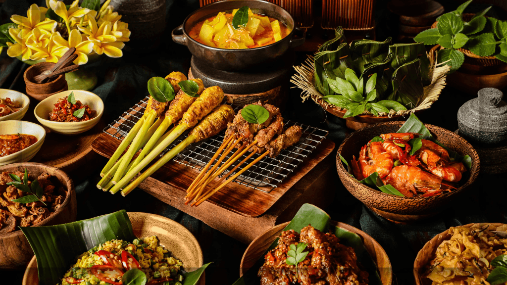 Makanan Khas Bali yang Bisa Dicoba di Sekitar Air Terjun Kanto Lampo