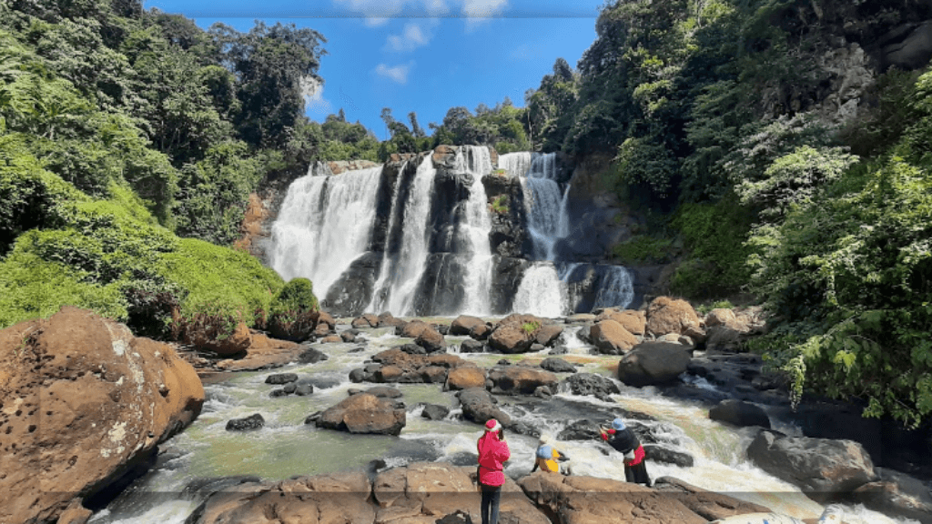 Mengungkap Pesona Curug Malela di Bandung: Liburan Alam yang Penuh Kejutan!