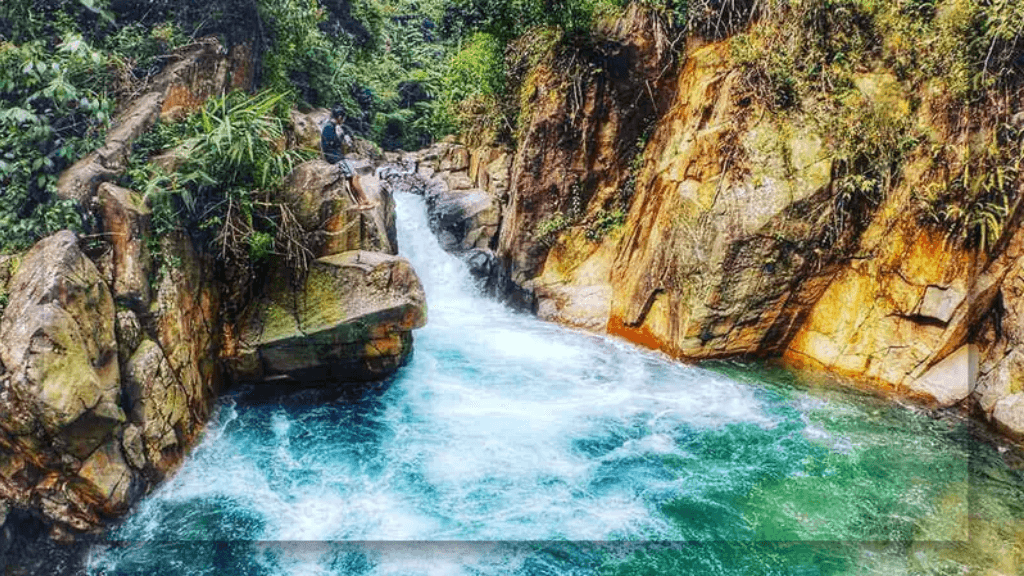 Pesona Curug Leuwi Hejo: Surga Tersembunyi di Bogor