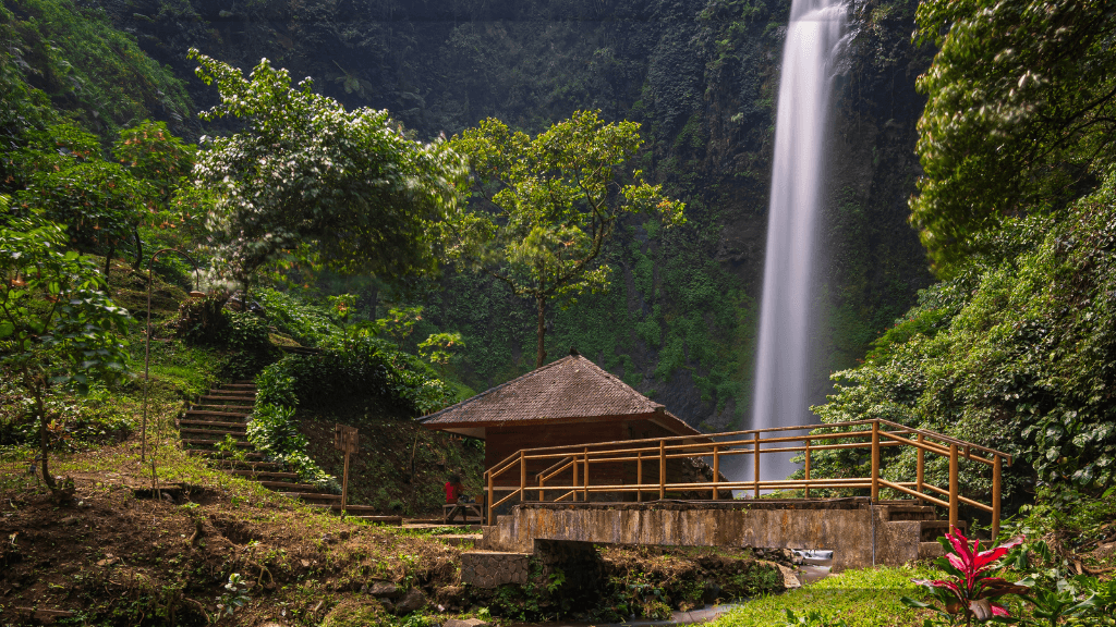 Sekilas Tentang Curug Pelangi