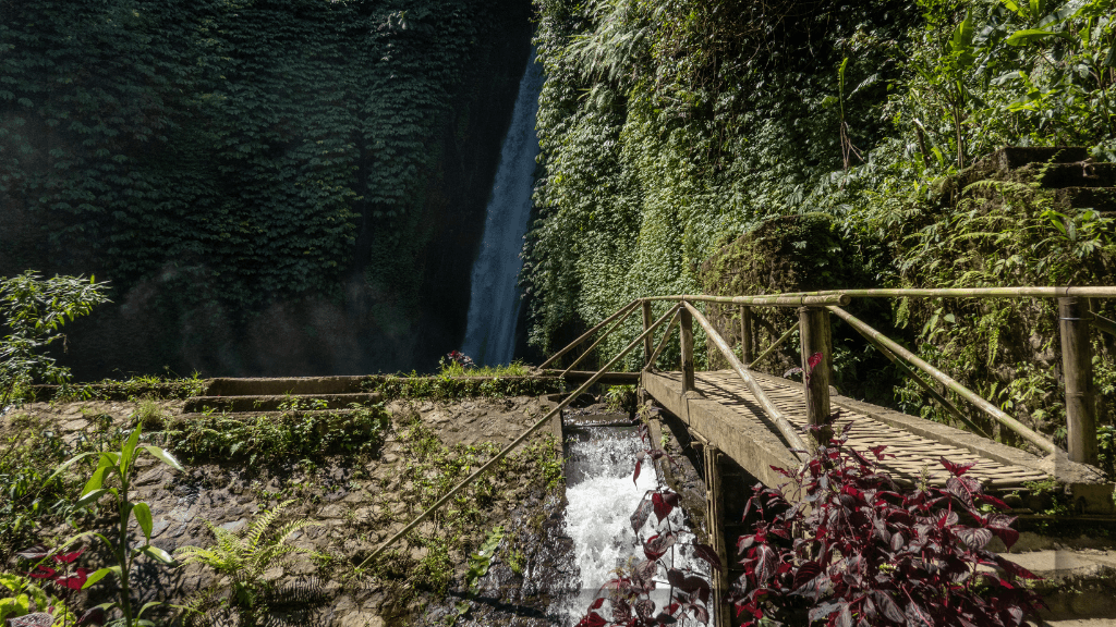 Fasilitas yang Tersedia di Air Terjun Munduk