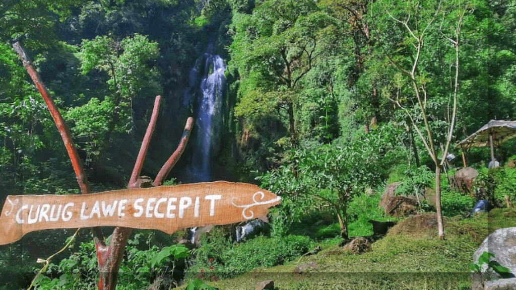 Fasilitas yang Tersedia di Curug Lawe Secepit