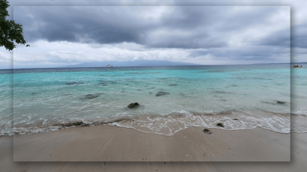 Inilah Keindahan Pantai Liang di Maluku yang Akan Membuatmu Terpesona!