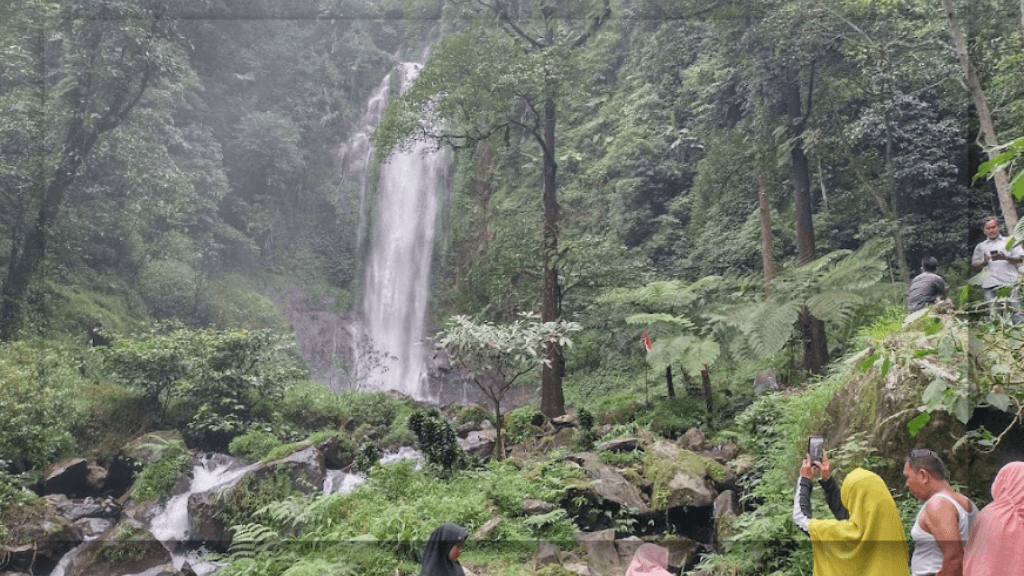 Kolam Alami untuk Berendam