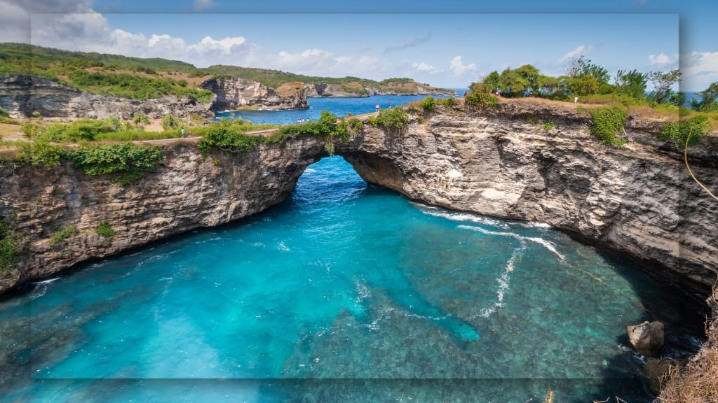 Menjelajahi Keindahan Broken Beach di Nusa Penida, Bali