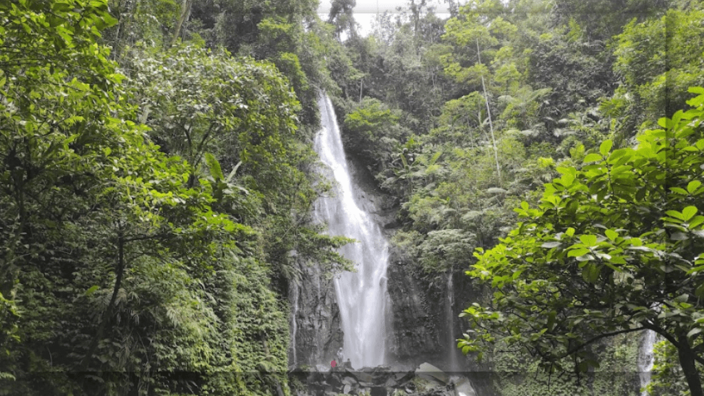 Sekilas Tentang Curug Cikaracak