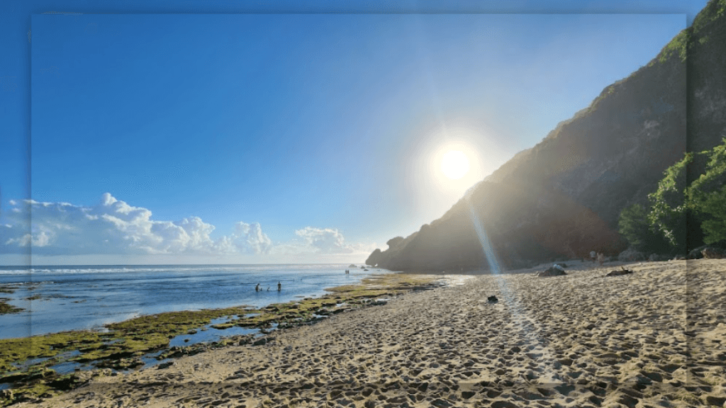 Sekilas Tentang Nyang Nyang Beach